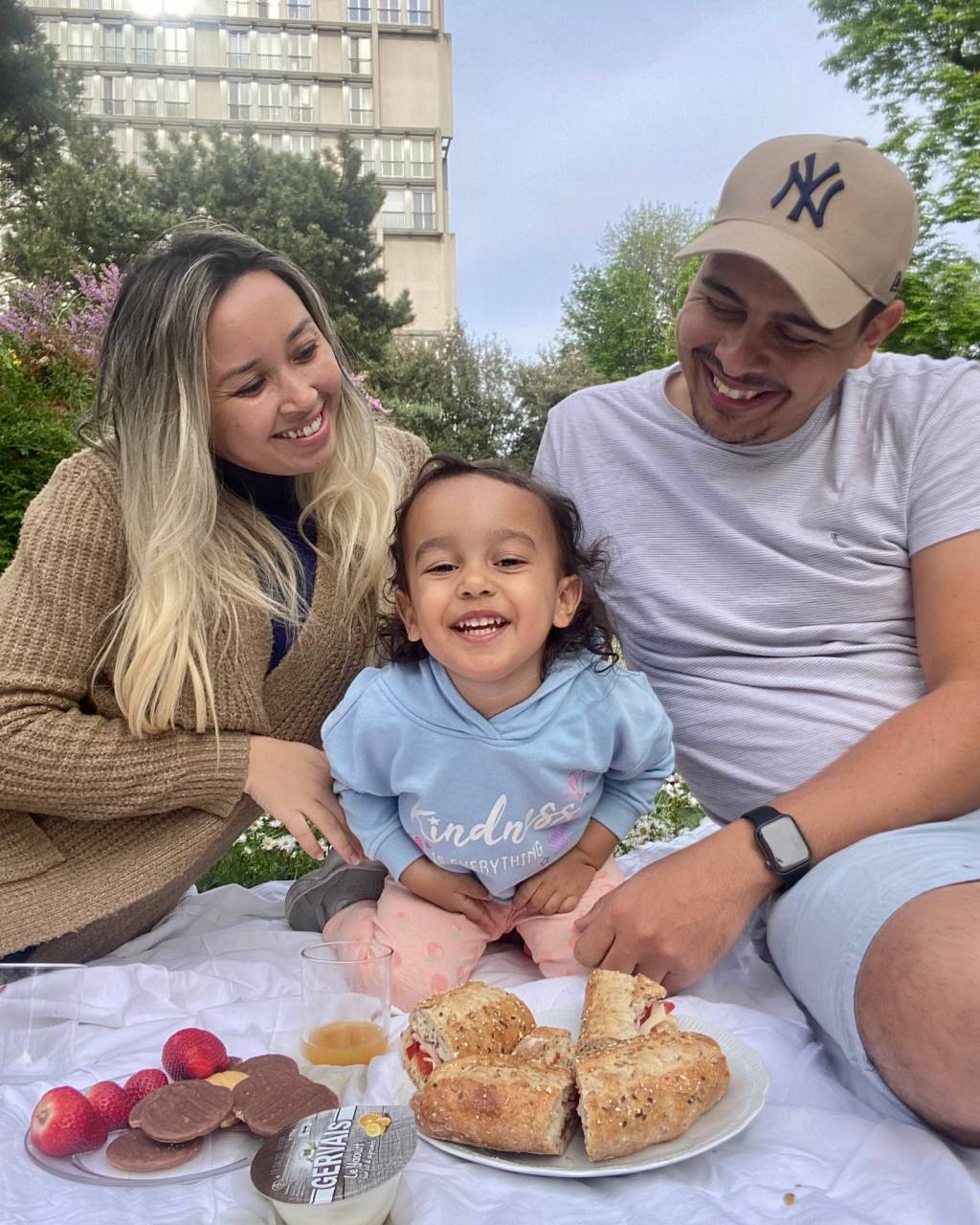 Whindersson Nunes canta “Baby Shark” e acalma criança em show