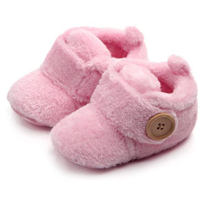 par de pantufas rosa de pelúcia