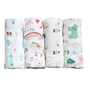 cueiros-topbathy quatro cueiros estampados enrolados e posicionados lado a lado