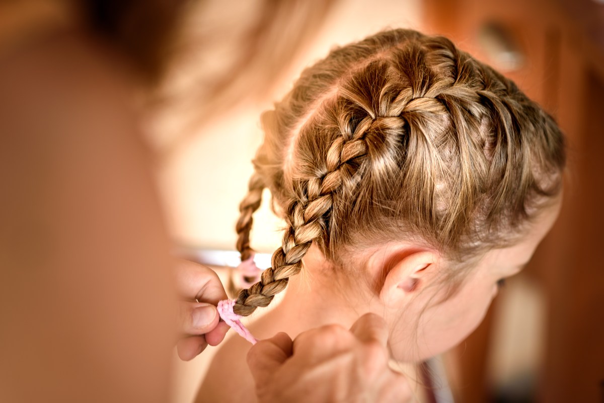 17 ideias de penteado com trança para fazer nas crianças