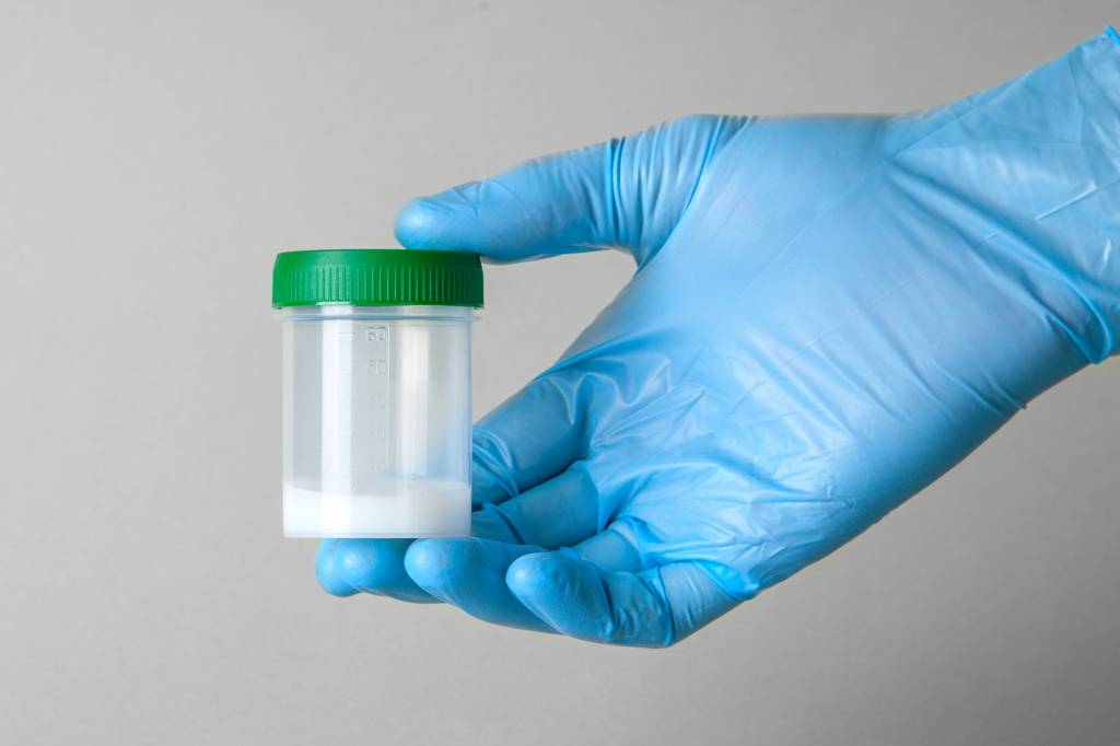 Pais tentam fertilizar esperma do filho inconsciente, mas juiz nega pedido