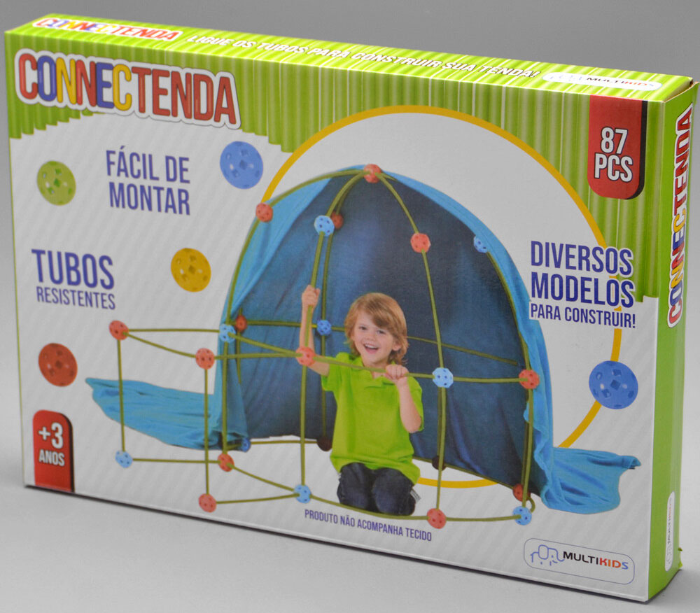 embalagem com menino brincando em uma tenda