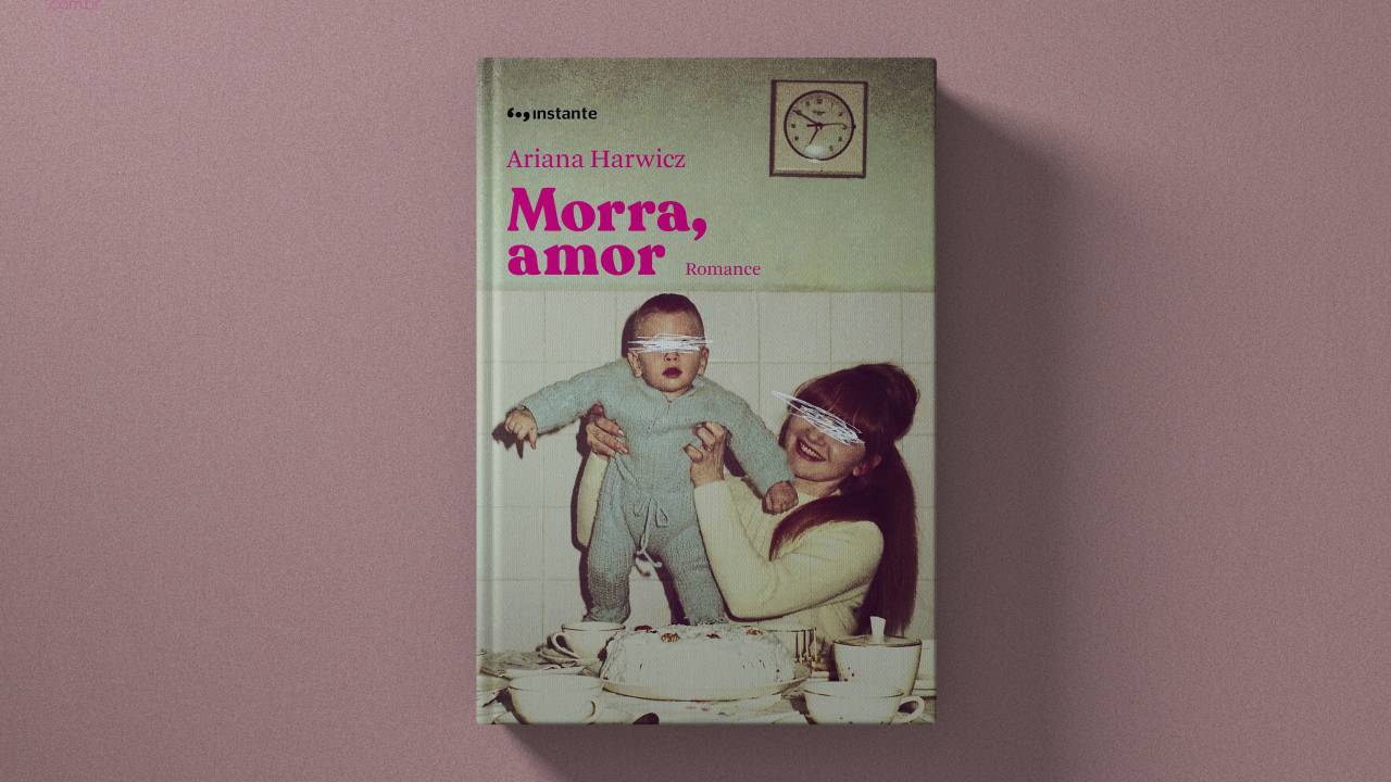 capa do livro Morra, amor: mulher segurando bebê no alto. Ambos estão com os olhos rabiscados