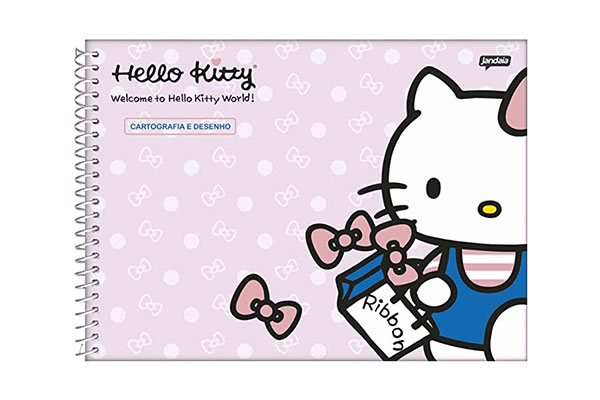 Caderno-de-cartografia-e-desenho-Hello-Kitty mochila com uma porquinha de pelúcia usando vestido vermelho na parte da frente