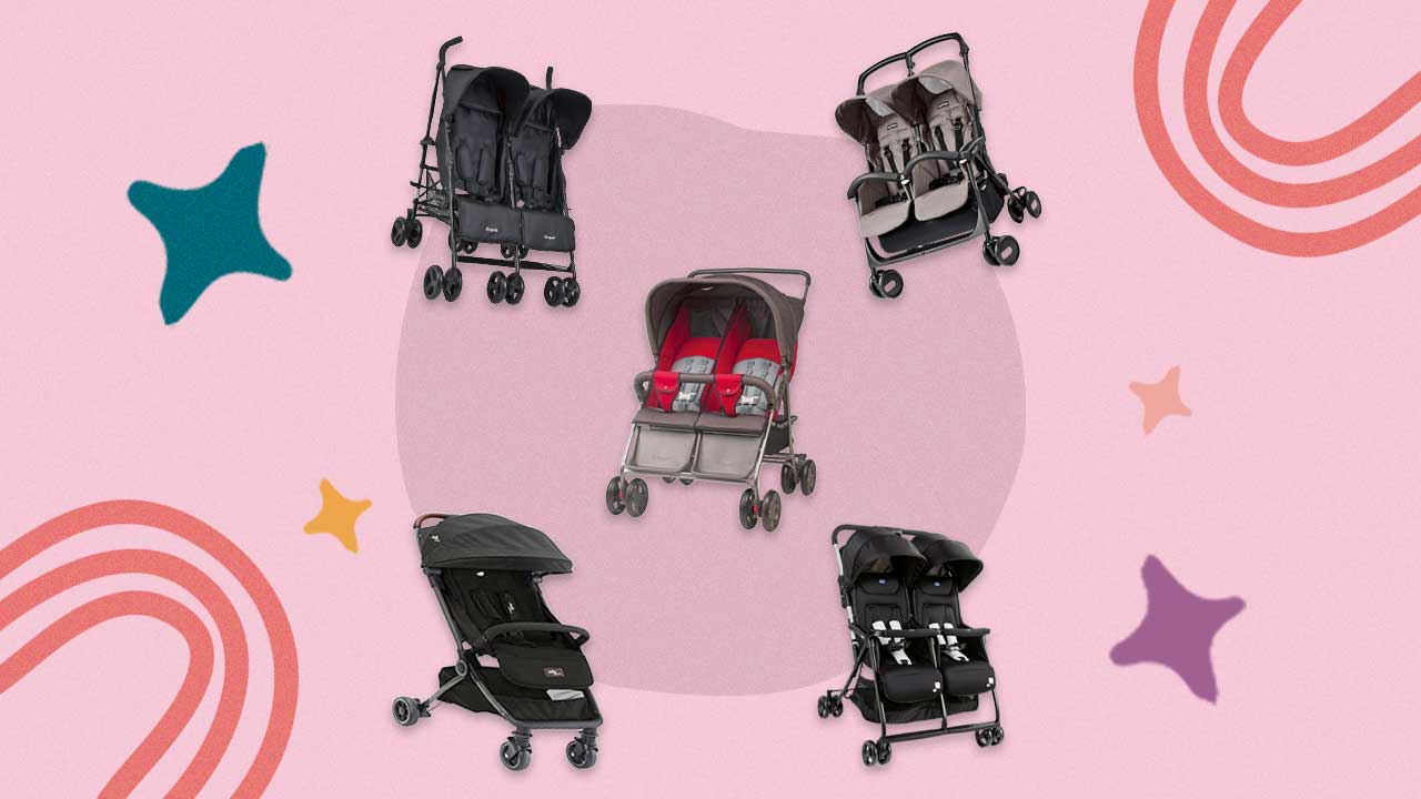 cinco carrinhos de bebê posicionados em um fundo colorido