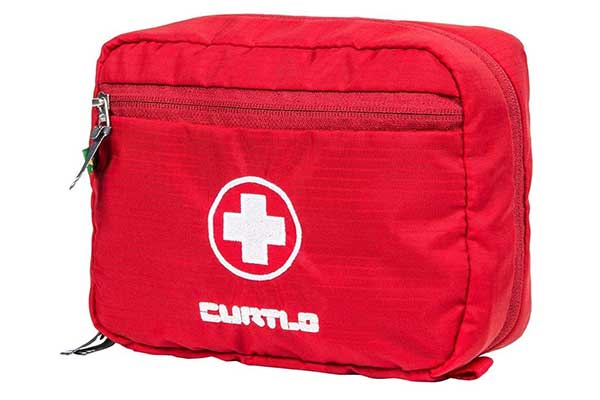 Kit-Primeiros-Socorros nécessaire retangular vermelho com a estampa de uma cruz branca