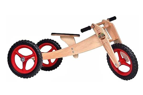 bicicleta mais baixa e com estrutura toda feita em madeira, não em metal