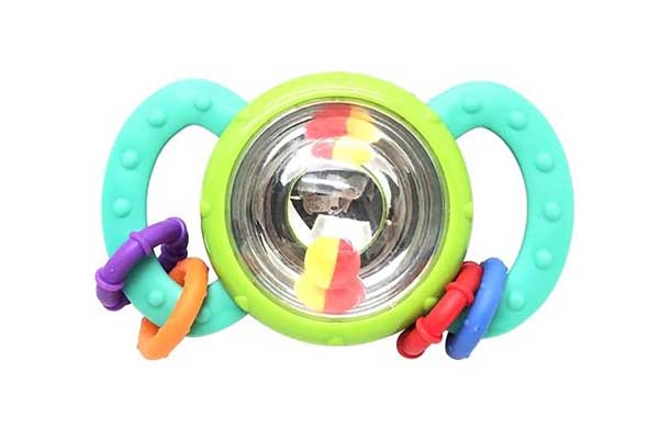 Chocalho-infantil-com-mordedor-Unik-Toys chocalho plástico e colorido formado por uma peça redonda com uma alça de cada lado. Nelas há anéis coloridos pendurados