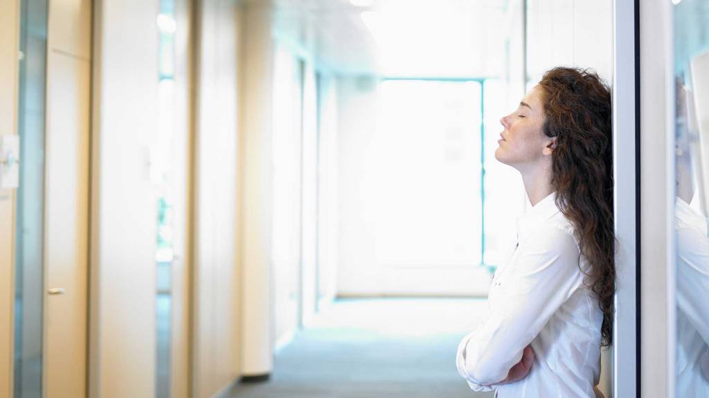 Alô, empresas! Mães solo precisam de rede de apoio no trabalho também!
