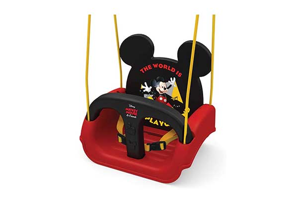 balanço plástico de criança cujo assento tem o formato de orelhas como as do Mickey
