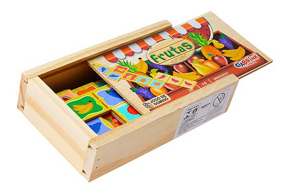 caixa de madeira com tampa deslizante e colorida, com ilustrações frutas