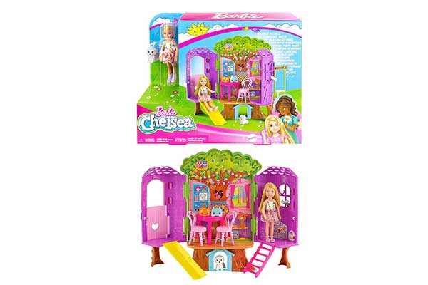acima, caixa de papel com brinquedos da Barbie dentro. Abaixo, os mesmos brinquedos fora da caixa: Uma boneca e uma casa na árvore