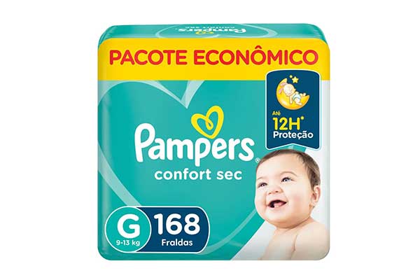 Pacote de fraldas infantis verde e retangular, com a imagem de um bebê sorrindo