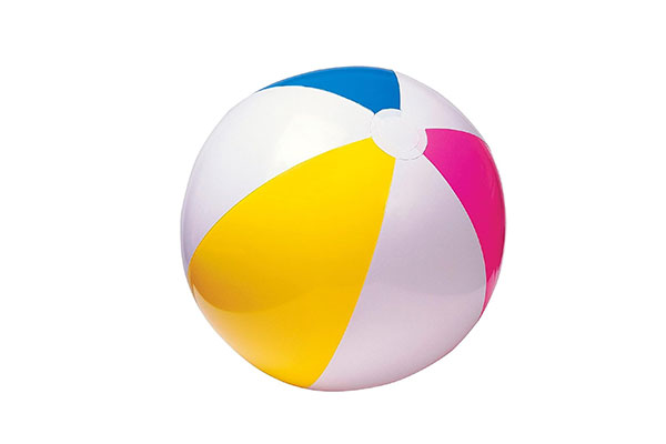 Bola plástica com listras em branco, rosa, amarelo e azul