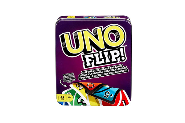 Latinha do jogo UNO Jogo de cartas Flip. Ela é retangular, está na vertical e tem desenhos de cartas de baralho coloridas